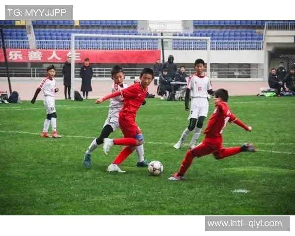 天津业余足球联盟携手推动社区足球发展助力青少年成长与健康生活